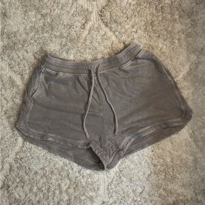 Versona Taupe Shorts
